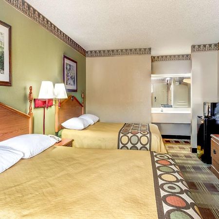 Super 8 Newnan Hotel Exterior photo